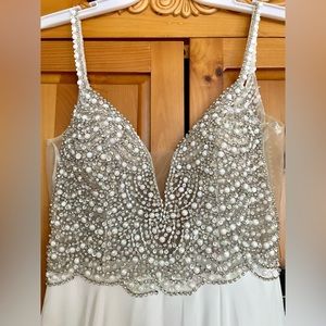LULU’S NWT WHITE PROM/WEDDING/OCCASION DRESS. BEADED BODICE.